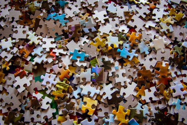 De een beschouwt het invullen van een kruiswoordpuzzel als niets meer dan een tijdverdrijf